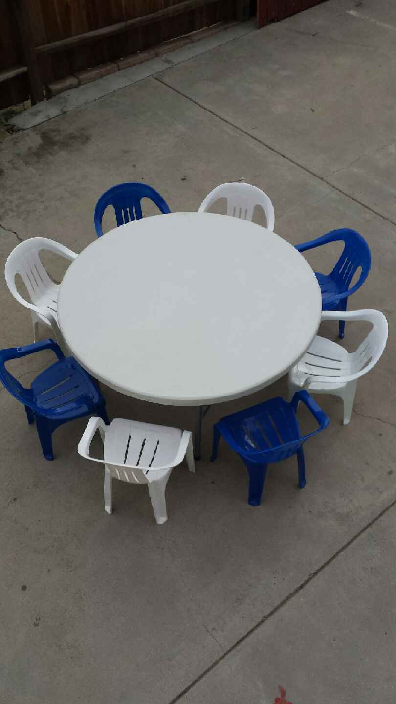 Round table for kids